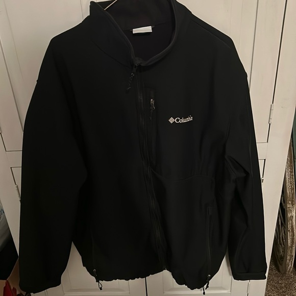 Black Men’s Columbia Jacket - Picture 2 of 6
